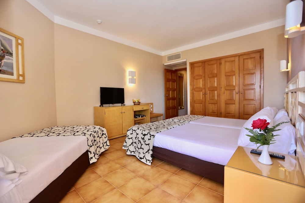 Standard Triple Room - Photo 3