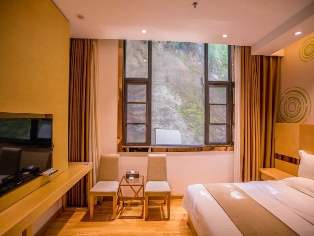 Double Room, Mountain View (1f)