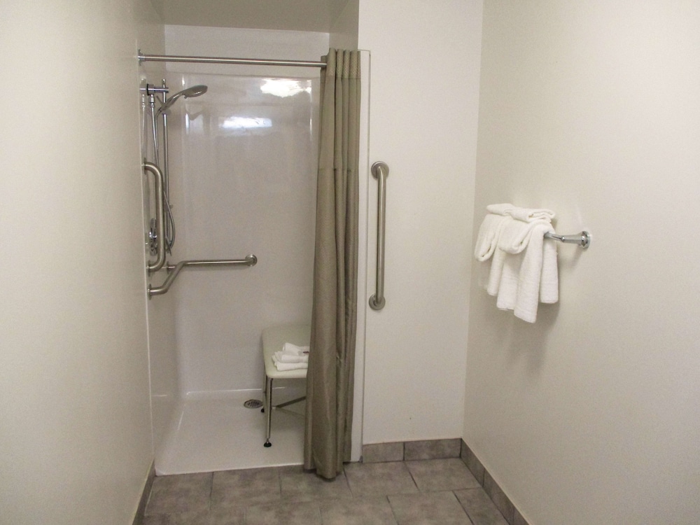 Deluxe Room, 2 Double Beds, Non Smoking, Refrigerator & Microwave - Photo 8