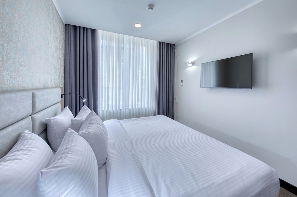 Senior Triple Room, 2 Bedrooms