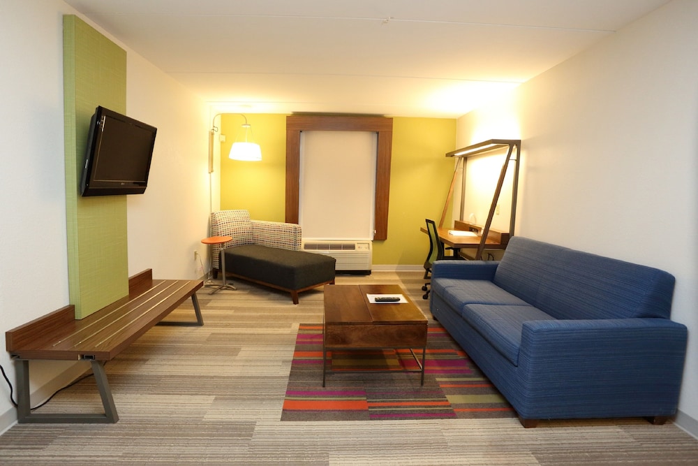 Suite, 2 Double Beds - Photo 3