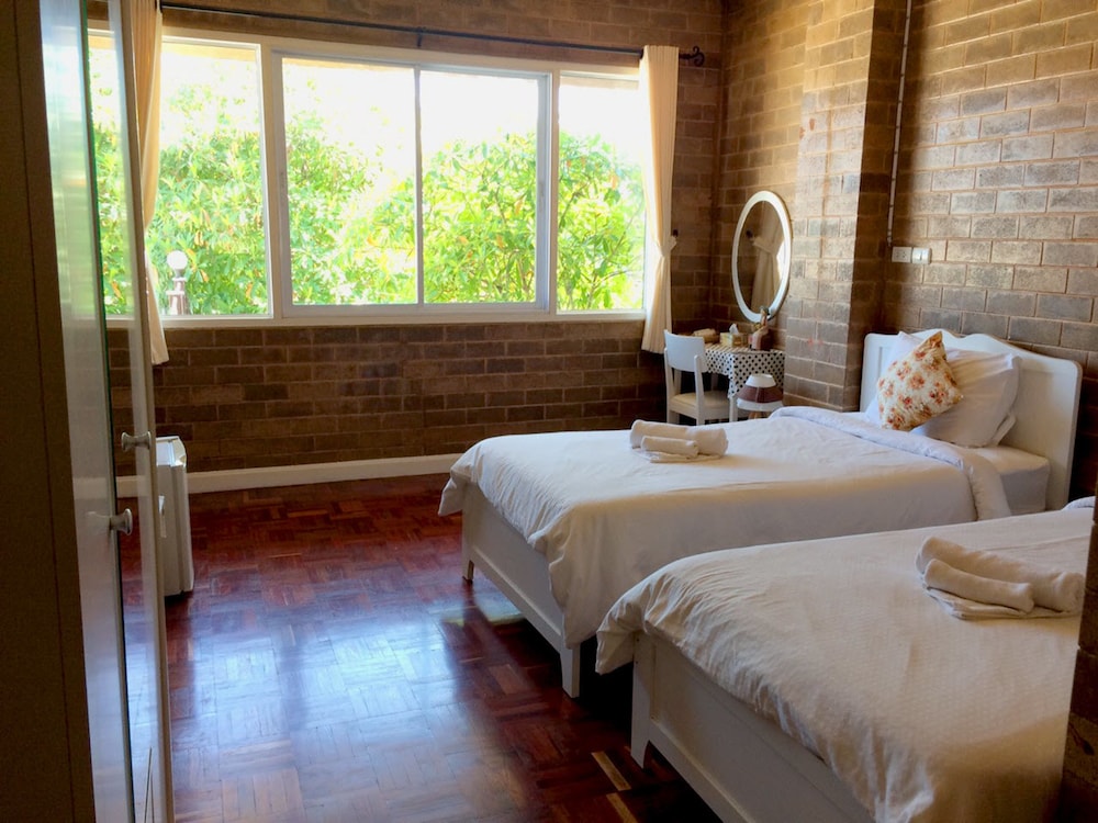 Honey Twin Bed photo 2