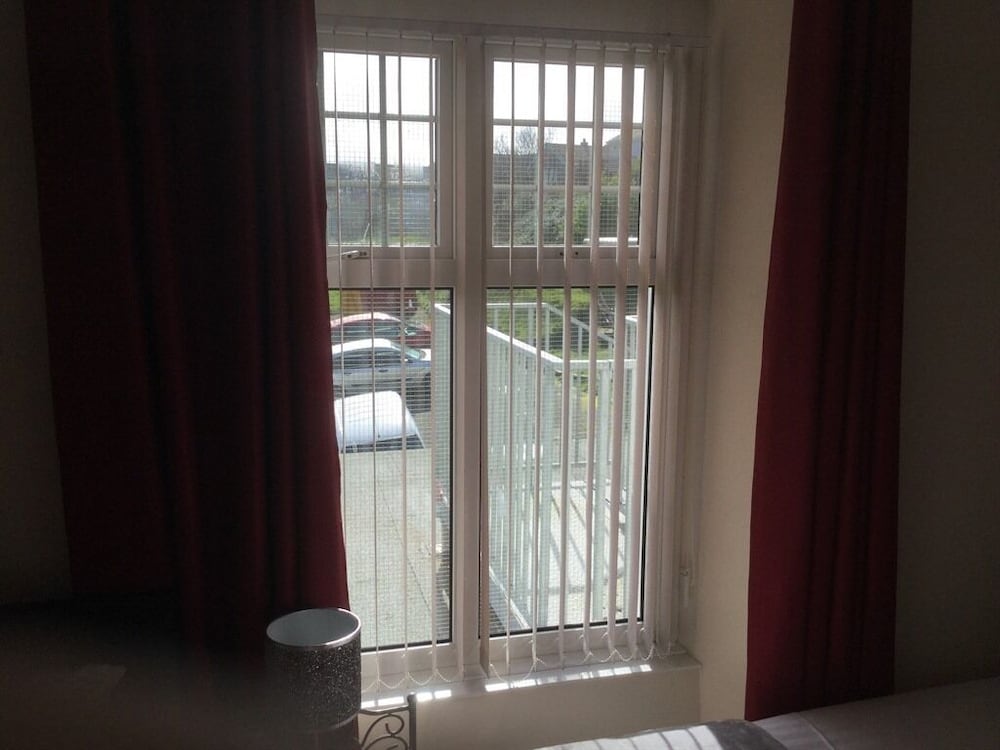 Standard Twin Room, Ensuite photo 2