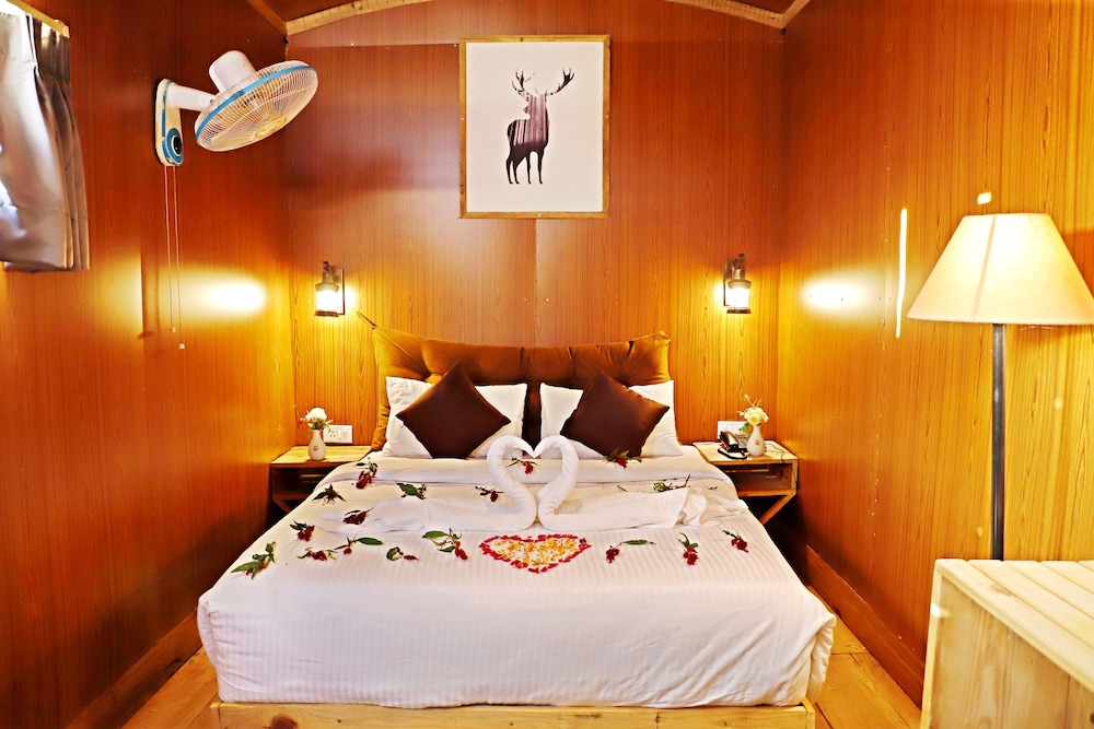 Shepherd Huts (Honeymoon Suite)