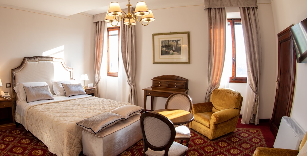 Panoramic Suite (SPA access)