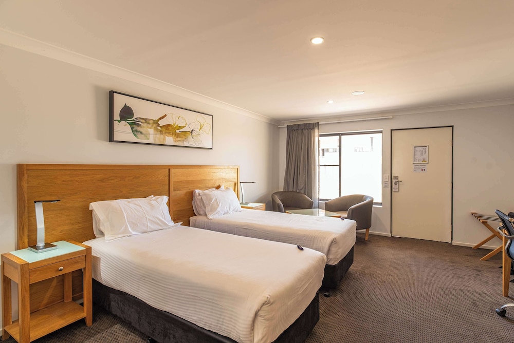 Executive Room, 2 Twin Beds, Accessible, Ground Floor photo 2