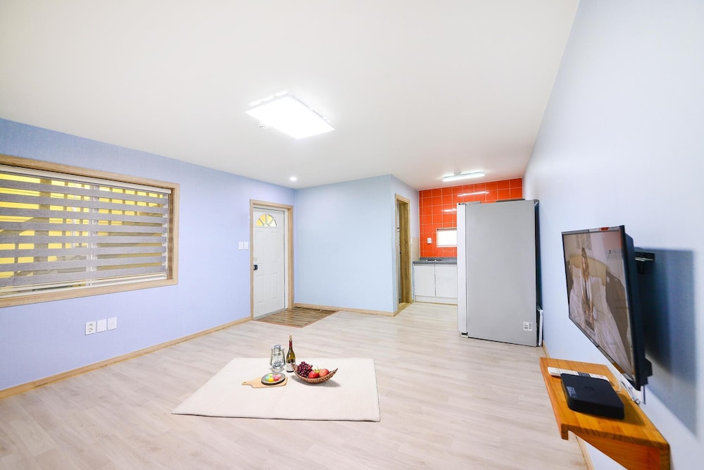 Basic Room, 1 Bedroom (103 ( F1 )) - Photo 3
