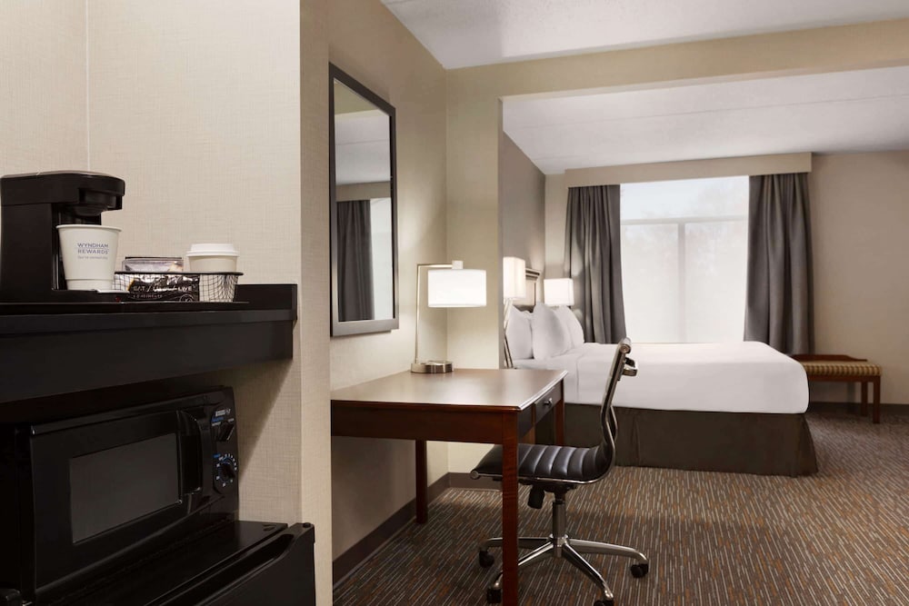 Standard Room, Non Smoking - Photo 4