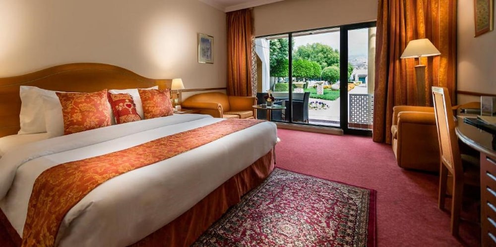 Standard Room, Multiple Beds - Photo 2