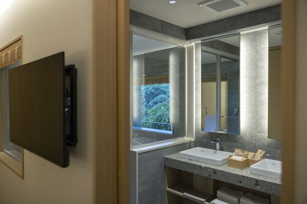 Superior River Twin Room, Non Smoking - Photo 19