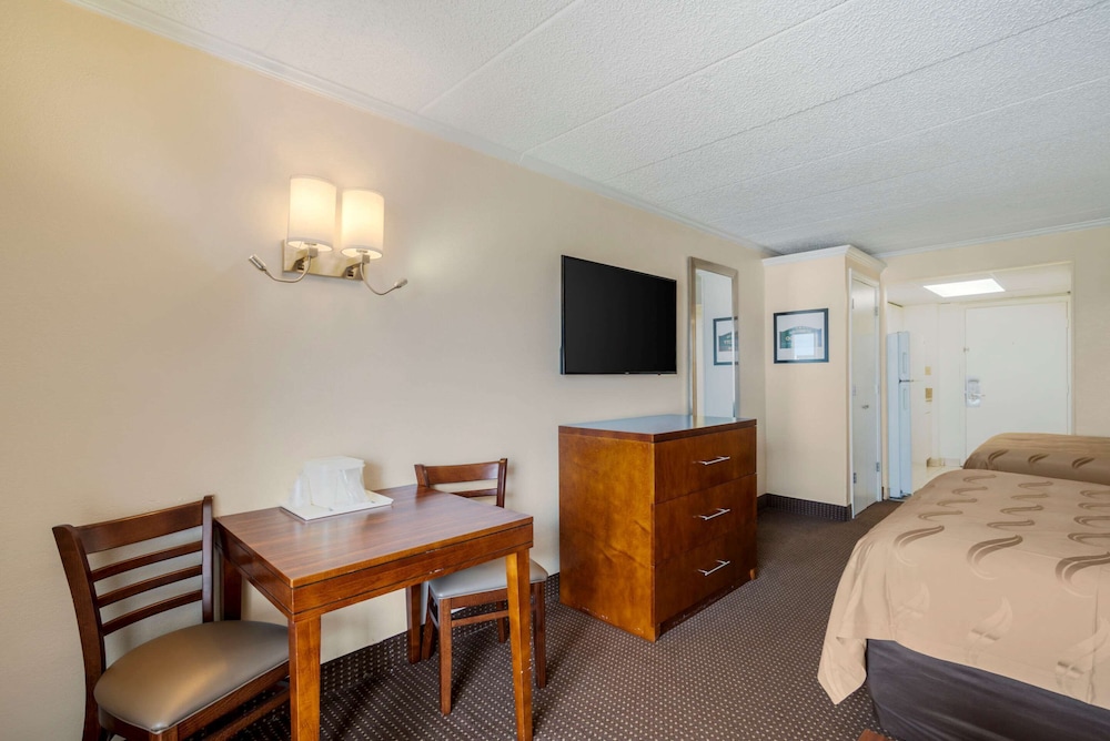 Room, 2 Queen Beds, Non Smoking (Efficiency) - Photo 1