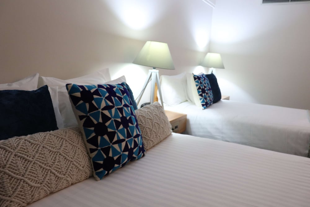 Standard Room, Multiple Beds, Non Smoking, Balcony photo 1