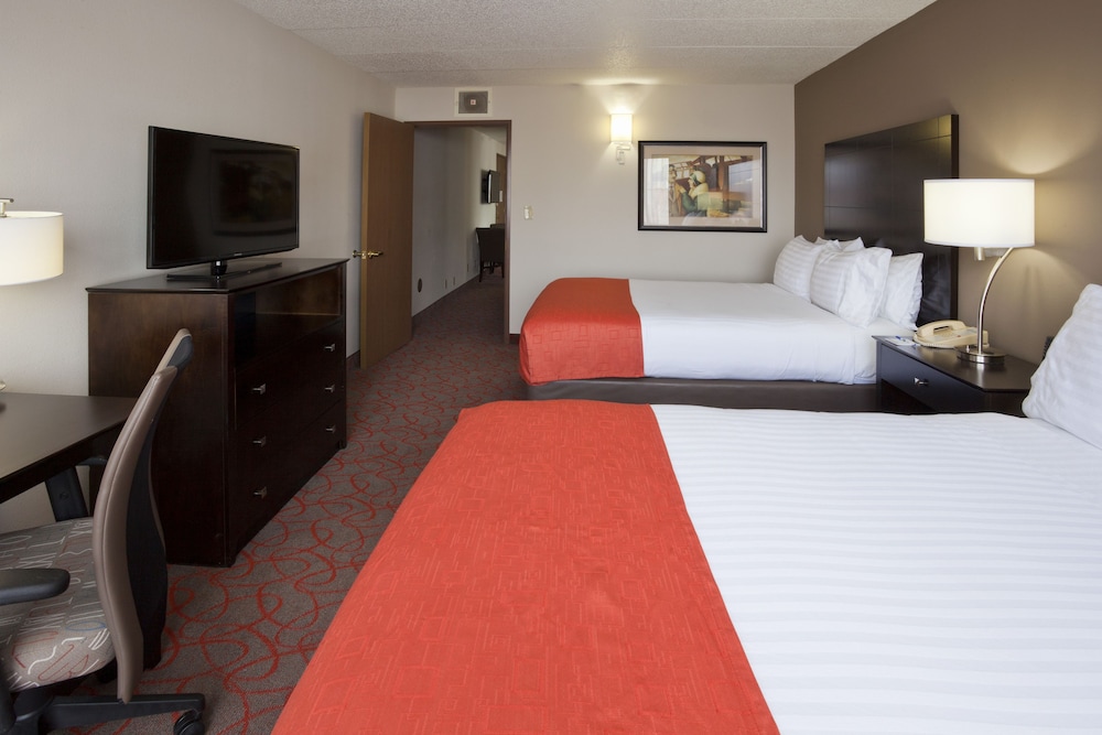 Standard Room, 2 Queen Beds - Photo 2