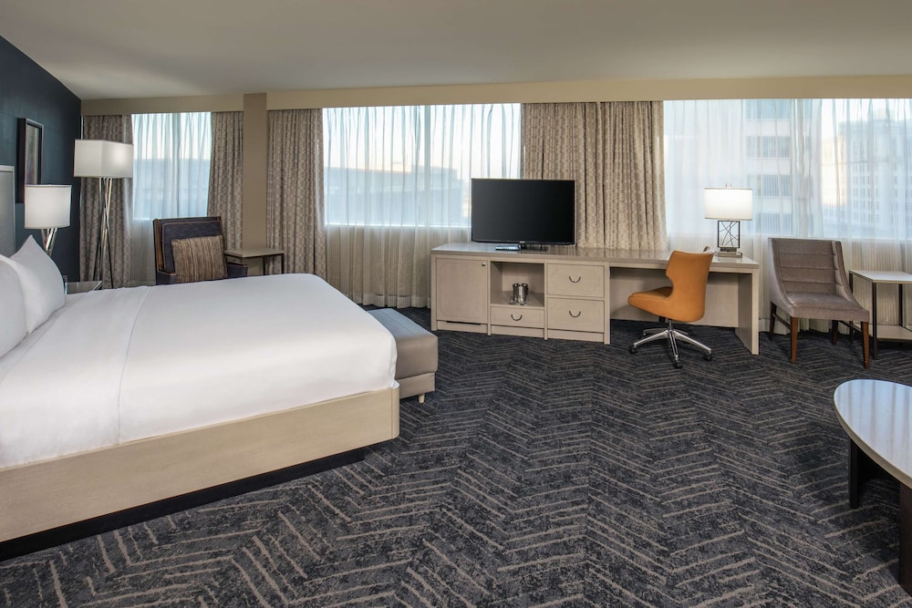 Junior Suite, 1 King Bed, City View - Photo 10