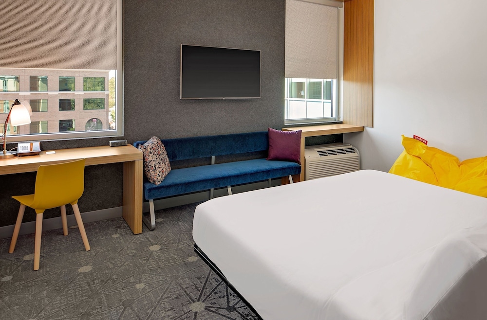 Room, 1 King Bed (Mobility/Hearing Access, Transf Shwr) - Photo 3