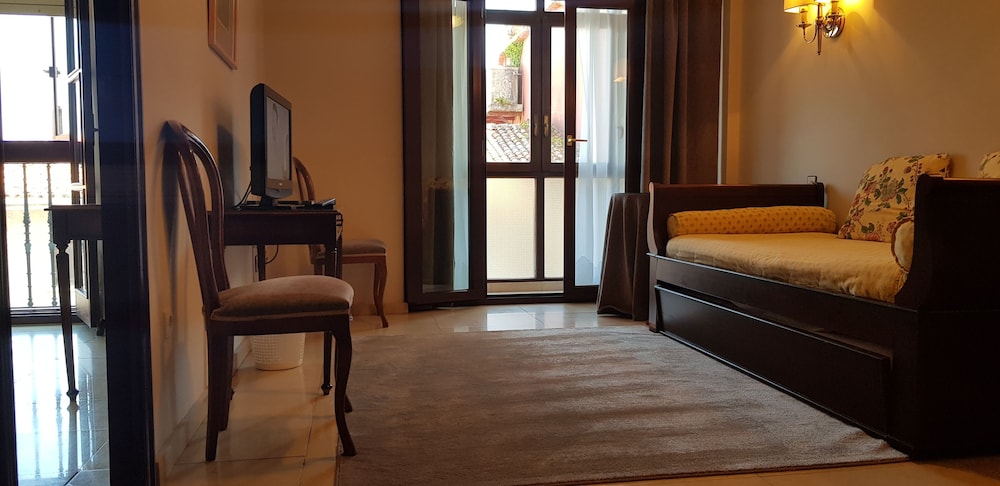 Junior Suite - Photo 13