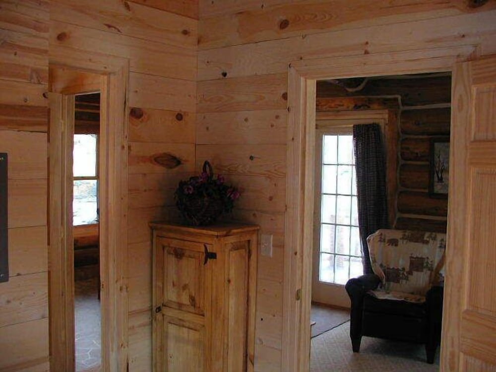 Traditional Cabin, 1 Bedroom (Renegade) photo 3