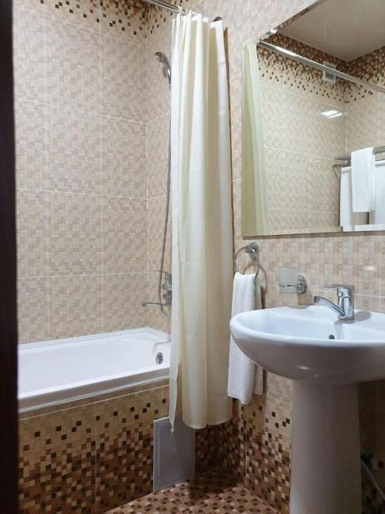 Standard Double or Twin Room photo 3