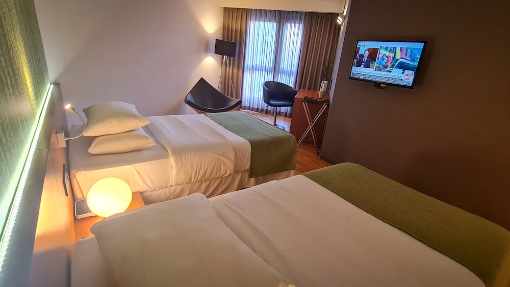 Superior Room, 2 Twin Beds photo 3