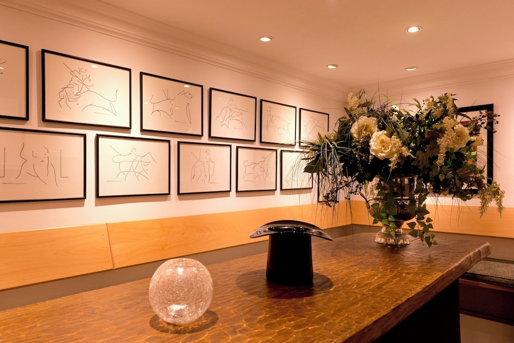 Exclusive Suite photo 2