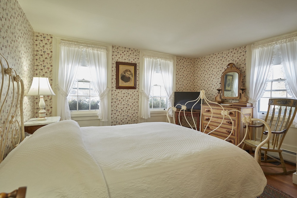 Village House Queen Suite photo 2