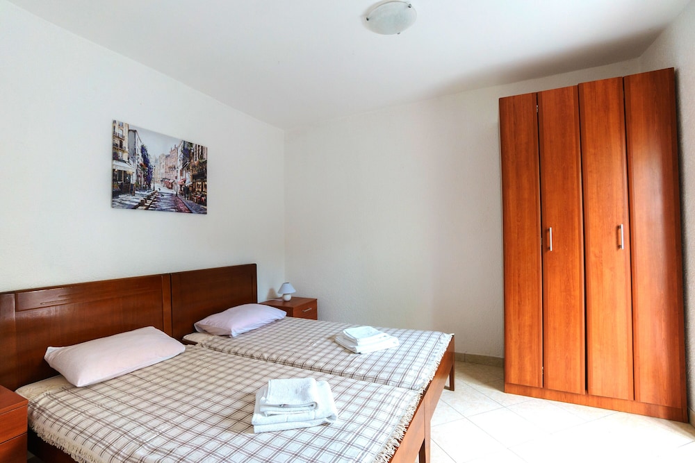 Standard Studio, 2 Twin Beds, Kitchen