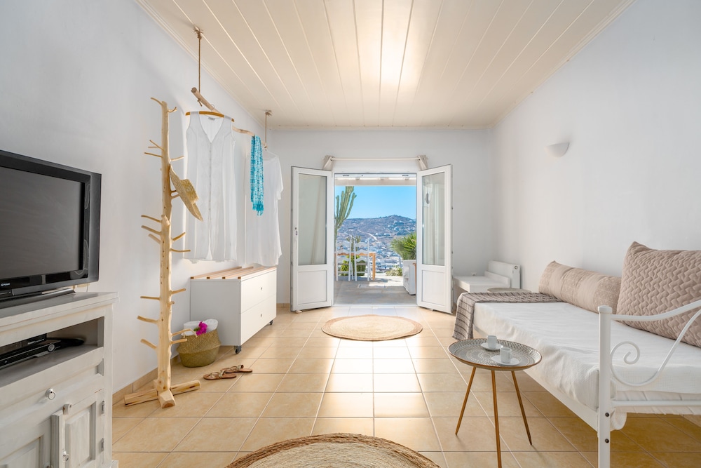 Comfort House, 1 Bedroom, Sea View, Sea Facing photo 3