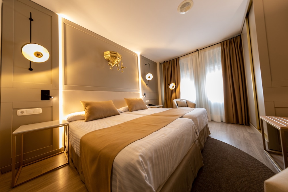 Double or Twin Room, Ocean View photo 3