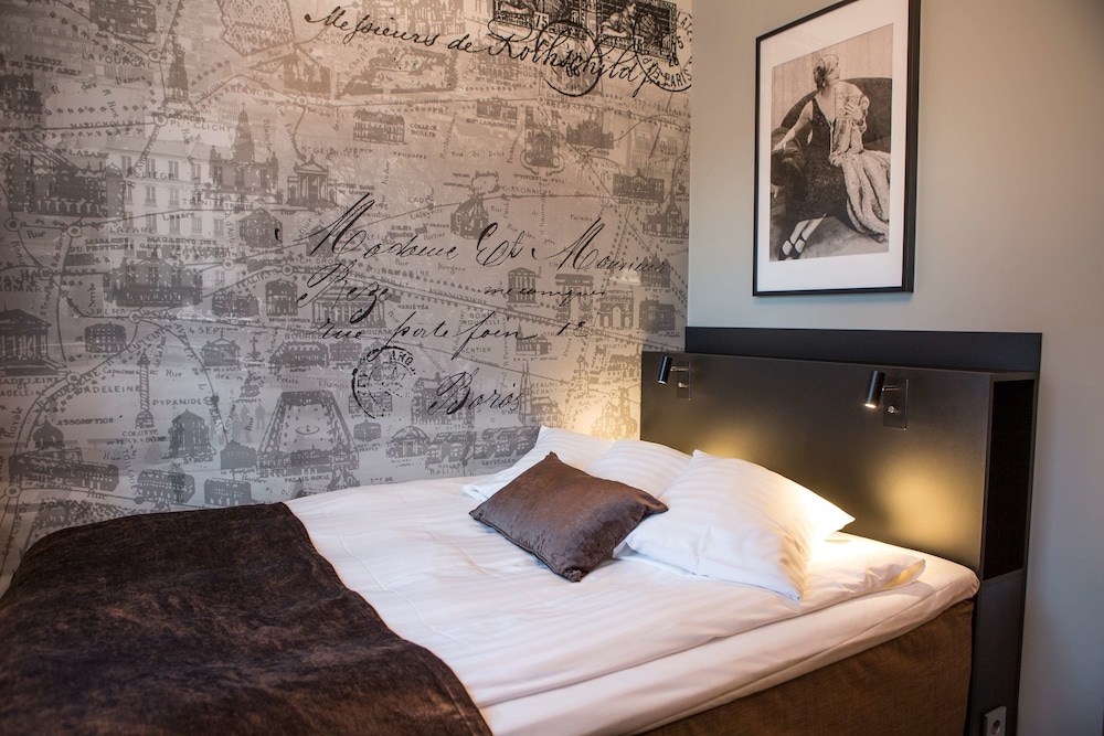 Business Room, 1 Double Bed, Non Smoking (Small (140 cm wide bed)) - Photo 1
