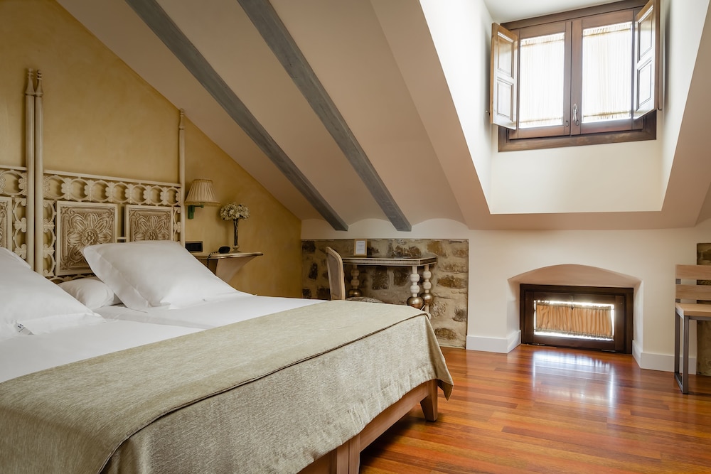 Standard Double or Twin Room - Photo 5