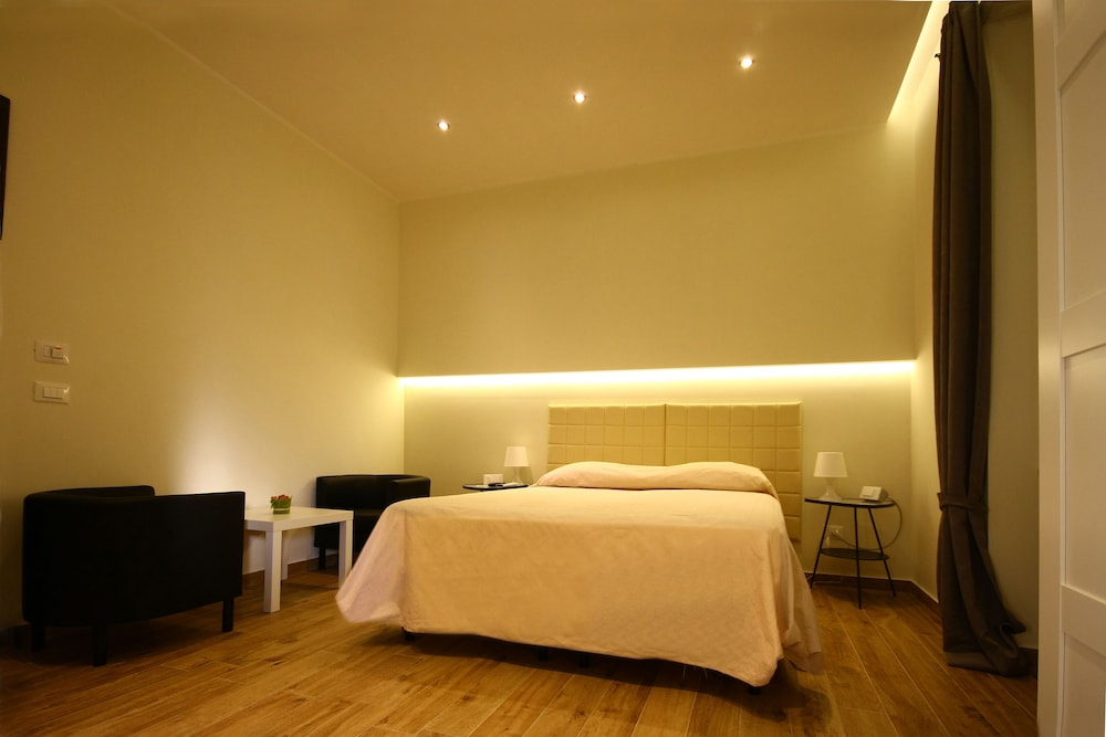 Deluxe Double or Twin Room photo 3