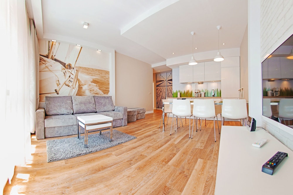 Apartment (C28)