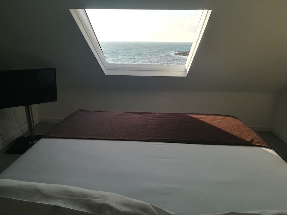 Deluxe Loft, 1 Queen Bed, Jetted Tub, Sea View