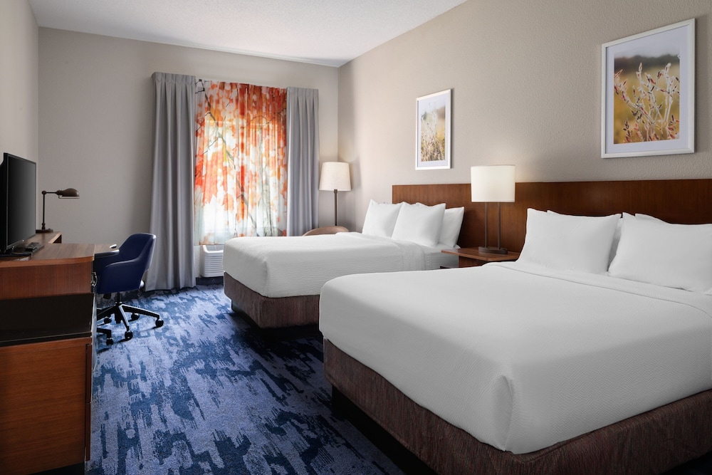 Room - Photo 2