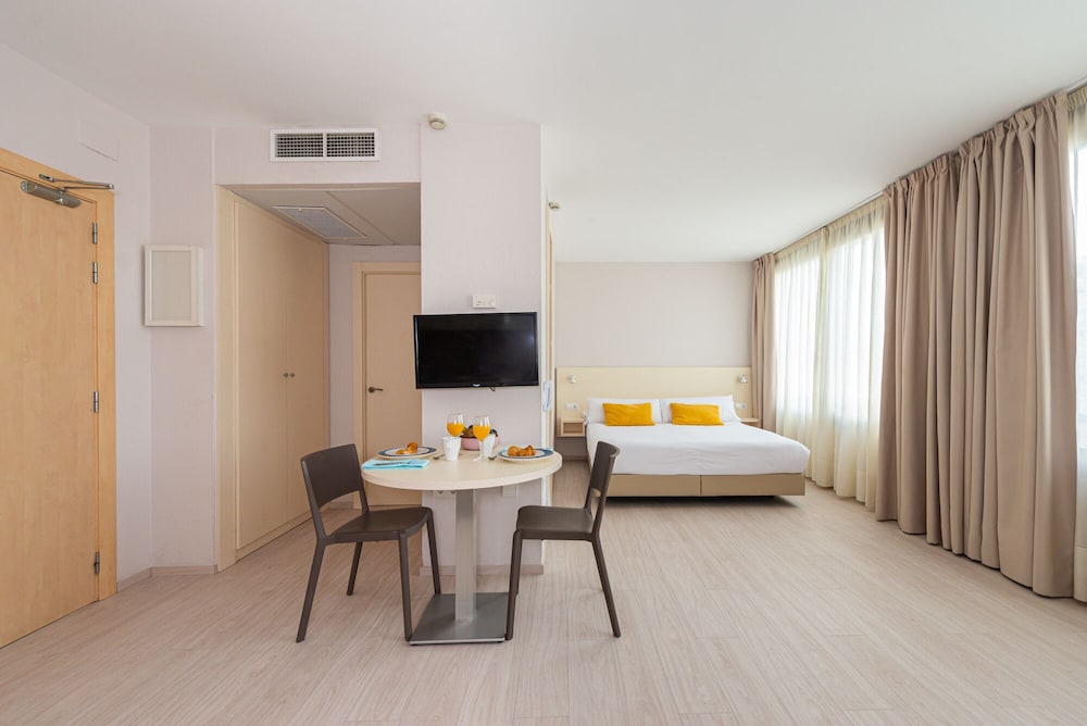 Superior Apartment, Partial Sea View (1- 2 pax) - Photo 7