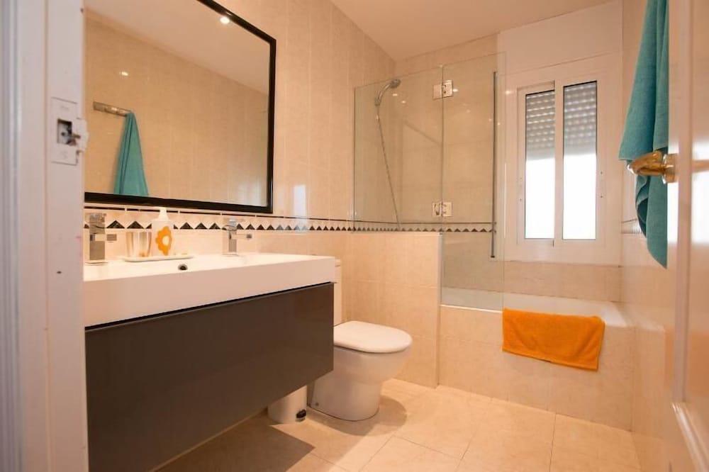 Triple Room, Shared Bathroom photo 2