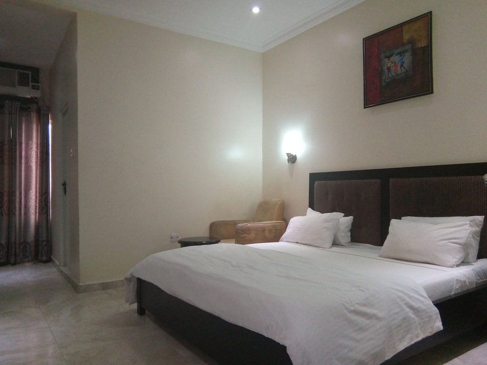Deluxe Room - Photo 4