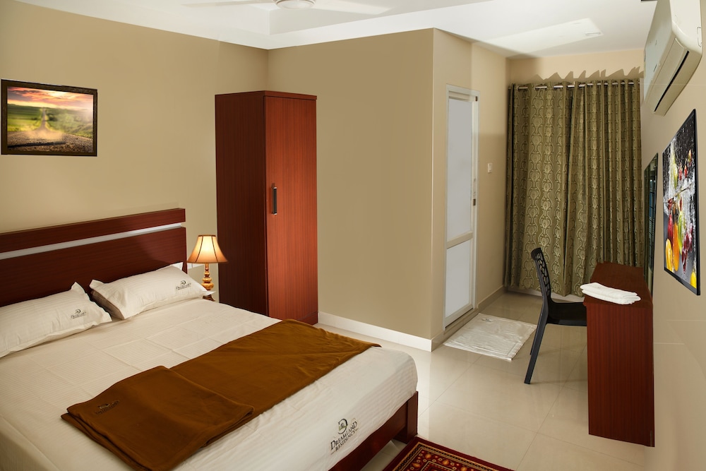 Deluxe Room, 1 Queen Bed, Accessible, Non Smoking photo 2