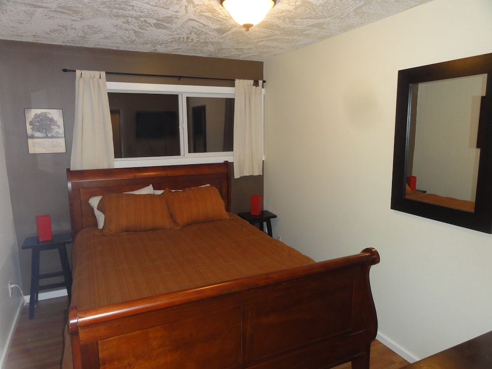 Room (1) photo 1