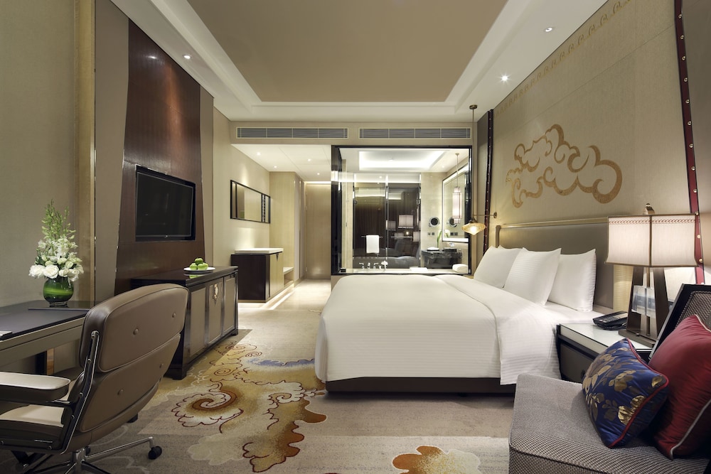 Deluxe King Room photo 3