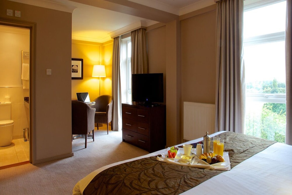 Suite, 1 King Bed - Photo 4