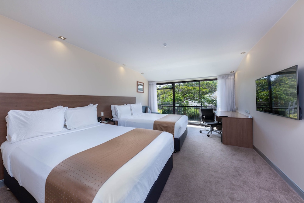 Standard Room, 2 Double Beds - Photo 4