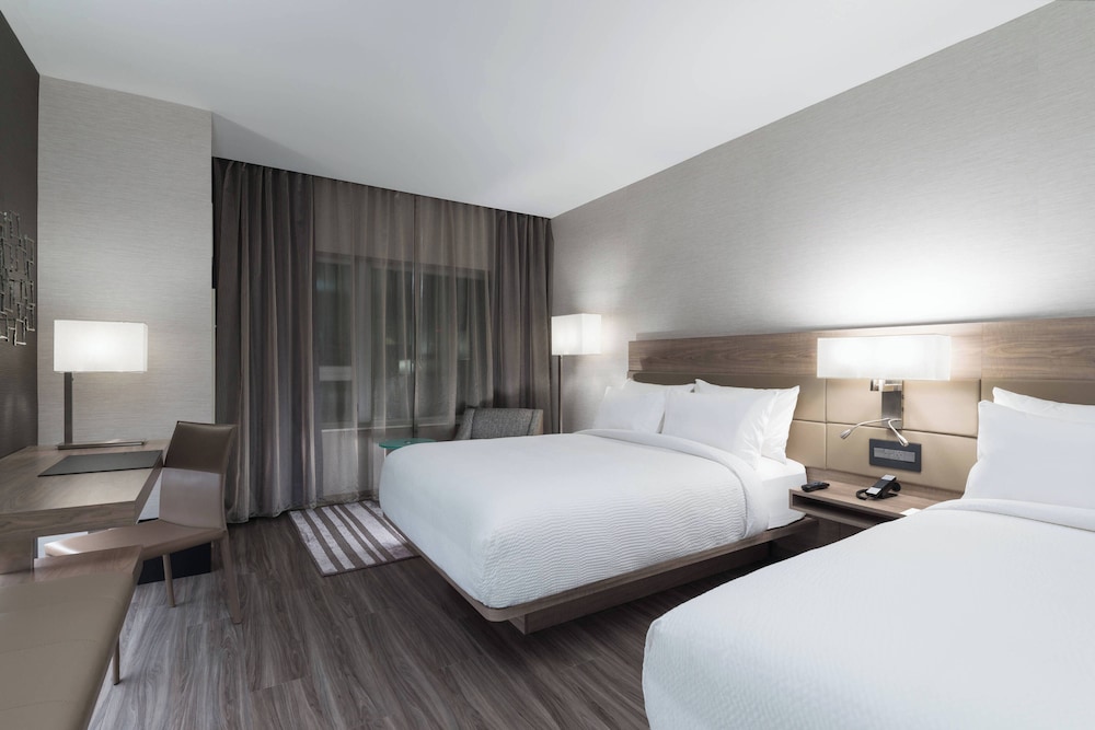 Room, 2 Queen Beds (Mobility Accessible, Roll-In Shower) photo 1
