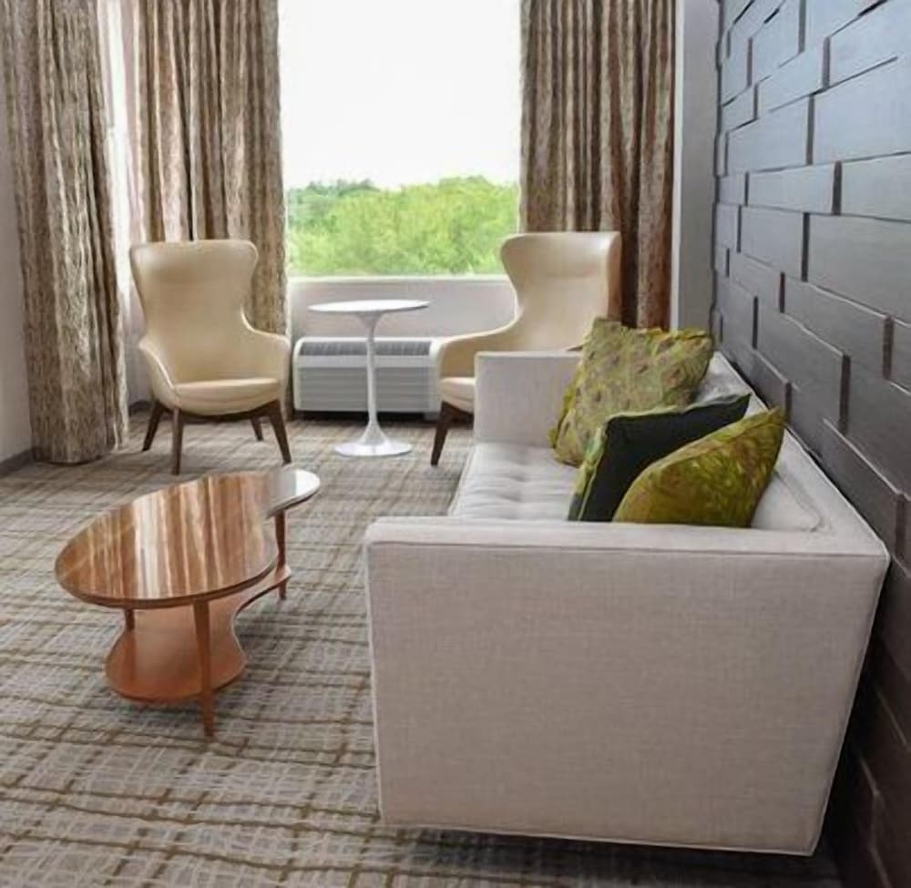 Tower Superior Suite