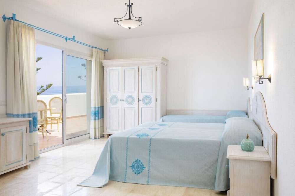 Panoramic Triple Room, Garden View