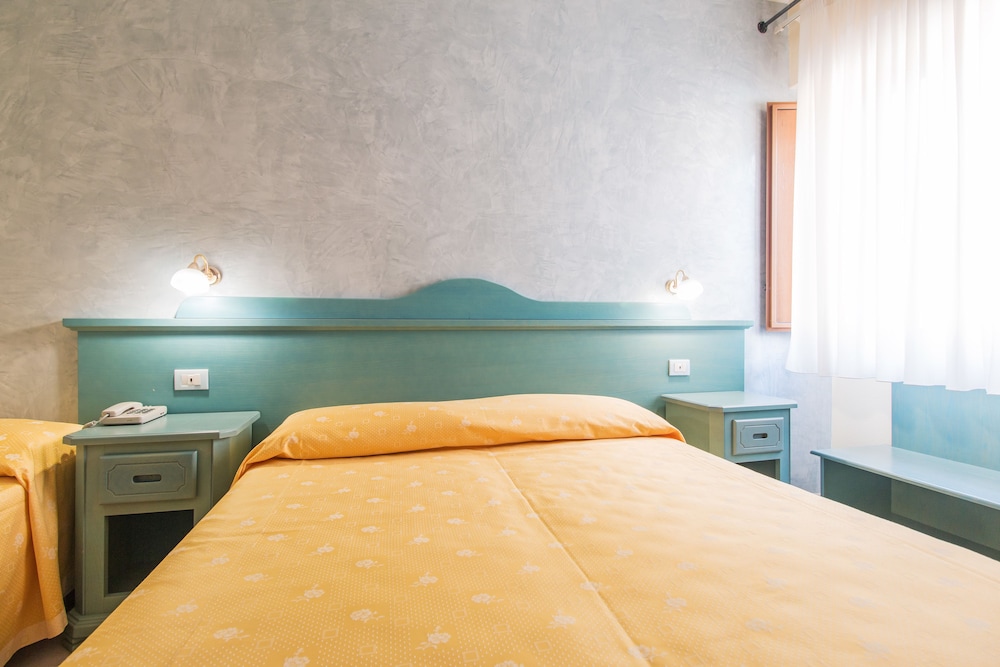 Standard Triple Room, 1 Bedroom - Photo 7