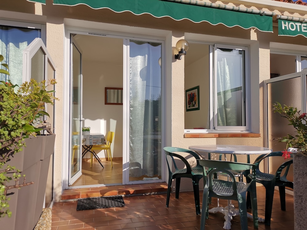 Standard Quadruple Room, Terrace - Photo 4