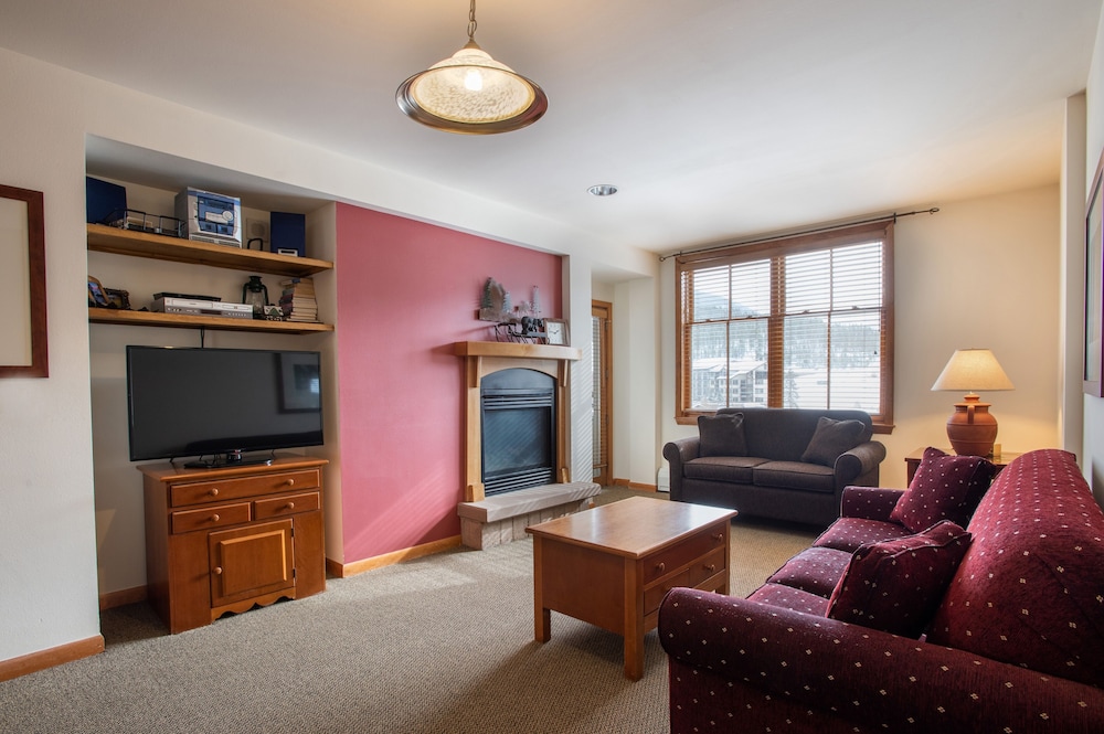 Condo, 2 Bedrooms