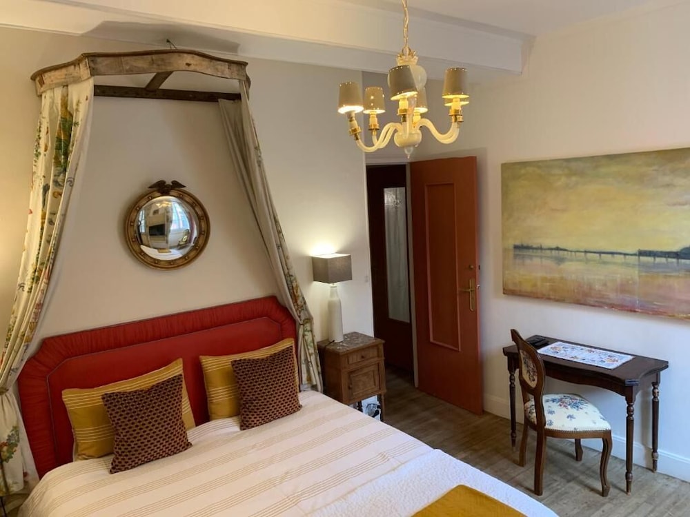 Triple Room, City View photo 2