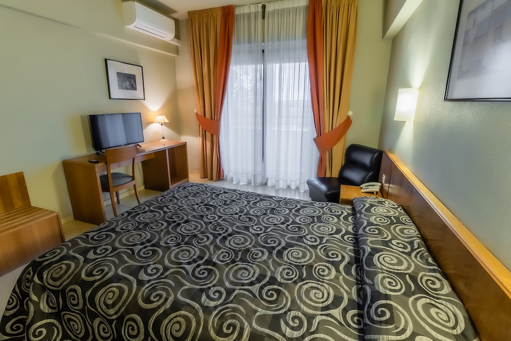 Double or Twin Room - Photo 5